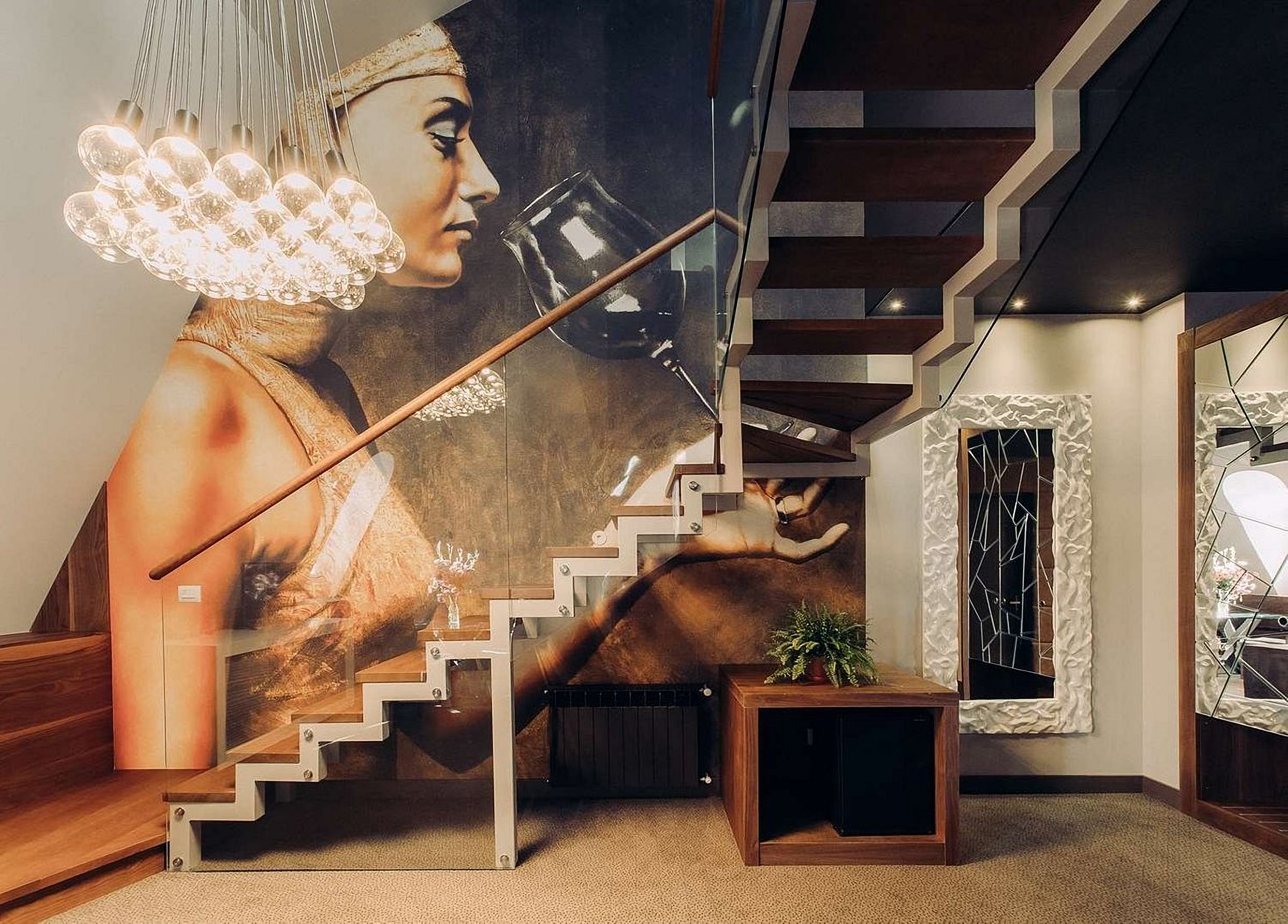 Лестница в номер люкс в UNO Design Hotel Odessa Украина