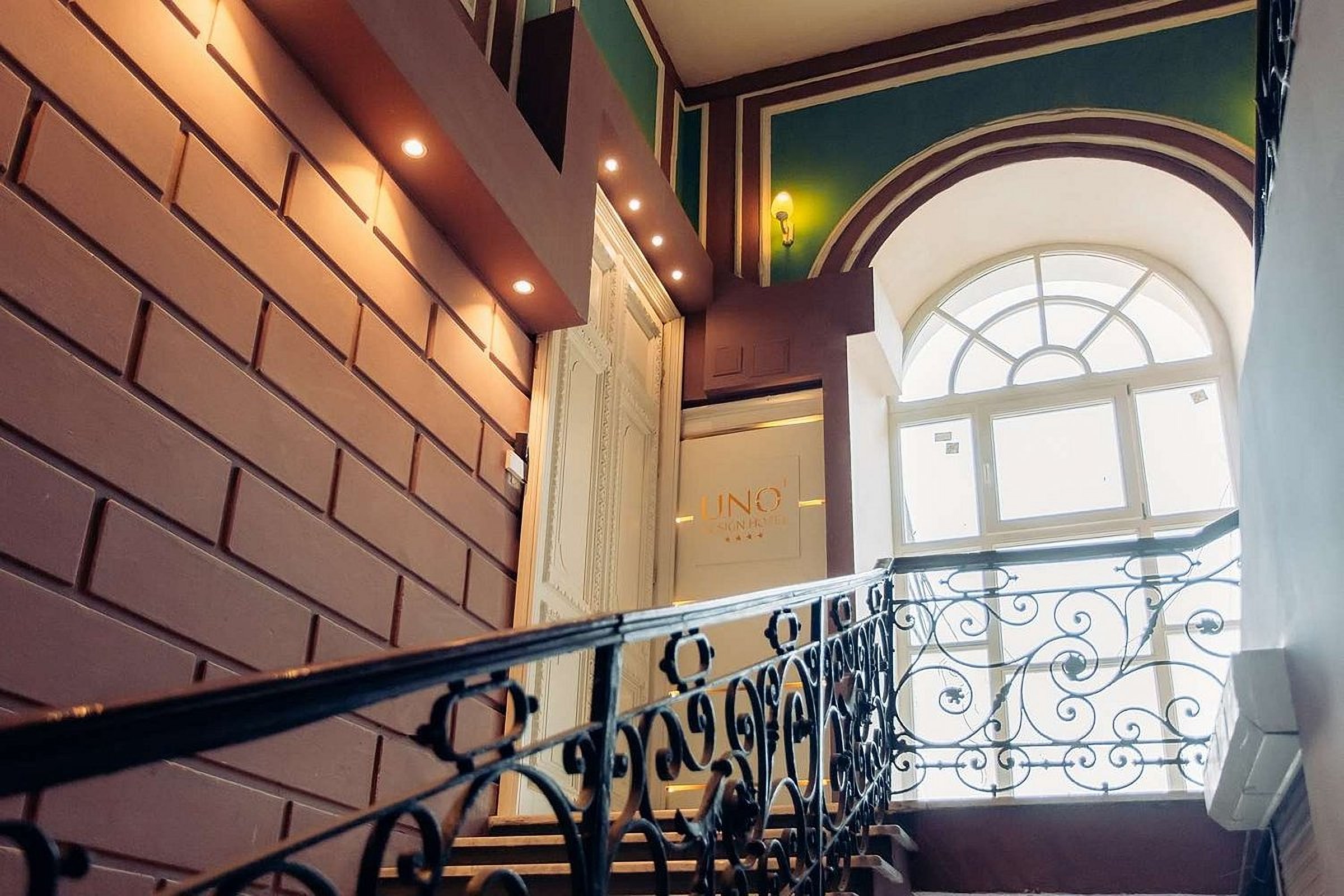 Лестница в UNO Design Hotel Odessa Украина